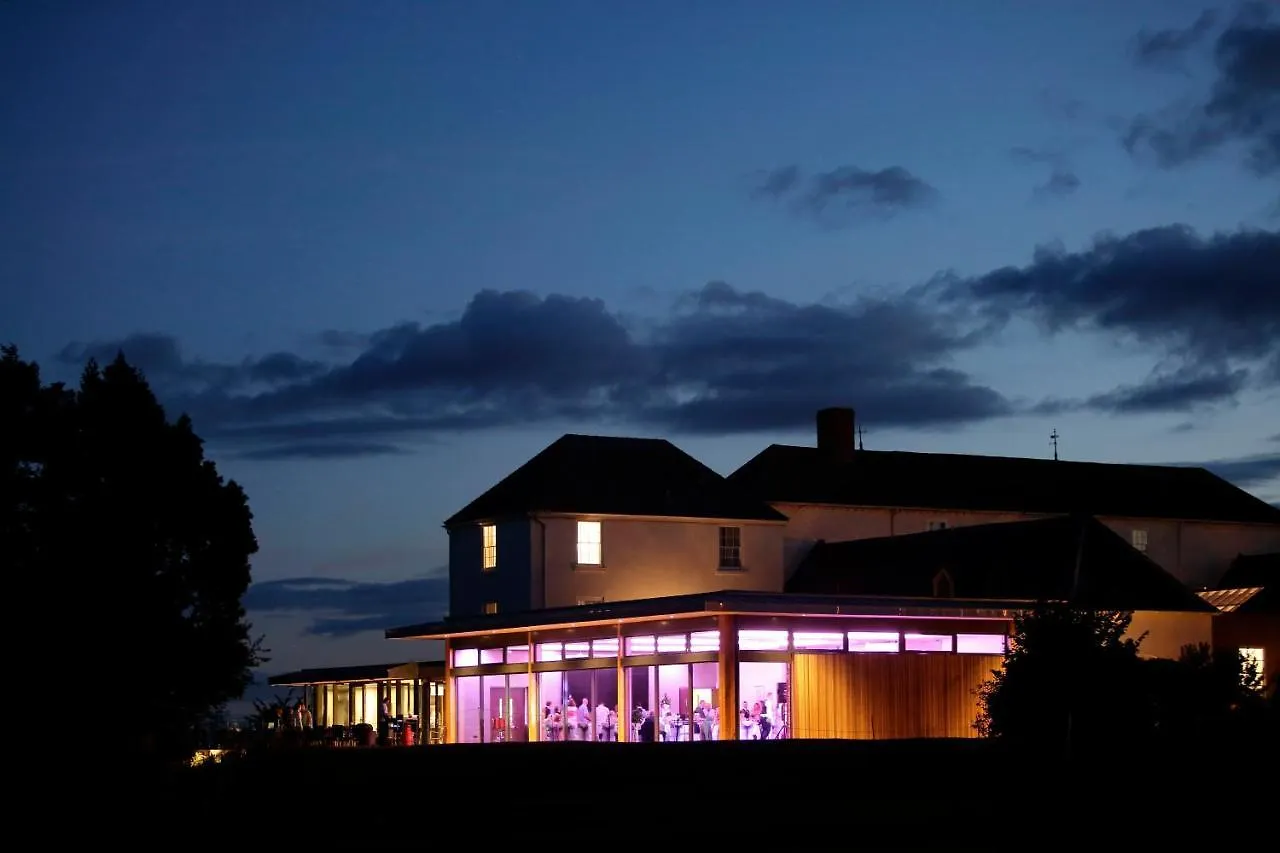 Tewkesbury Park Hotel 4*,